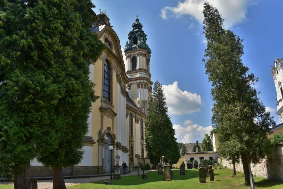 Najciekawsze atrakcje w Krzeszowie: odkryj ukryte skarby regionu