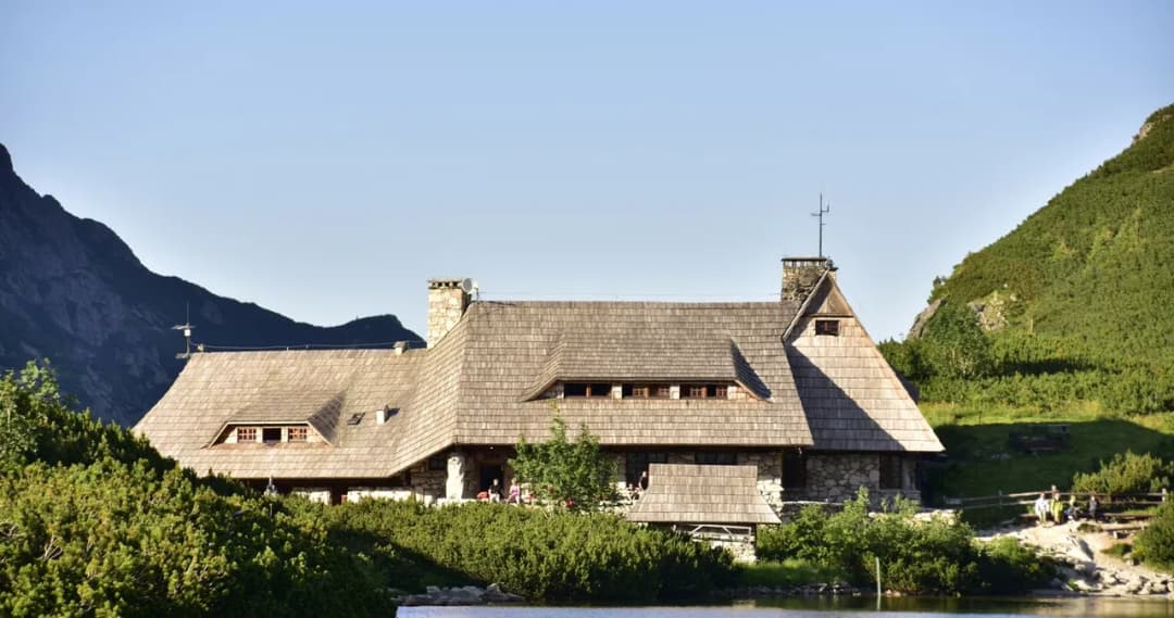 Ile kosztuje nocleg w schronisku? Ceny, które Cię zaskoczą