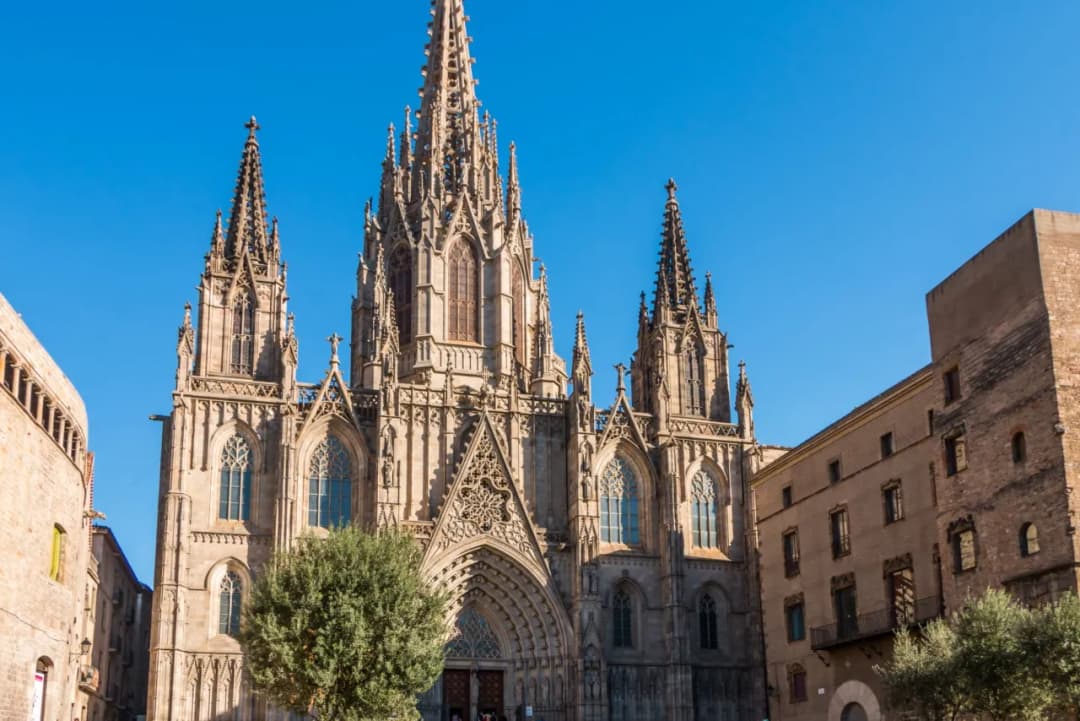 Najlepsze noclegi w Barcelonie - unikaj drogich pułapek i wybierz mądrze