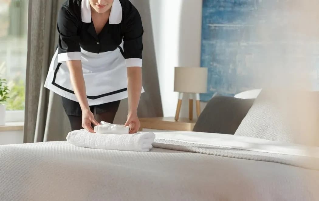 Ile zarabia pokojowa w hotelu? Zaskakujące fakty o wynagrodzeniu