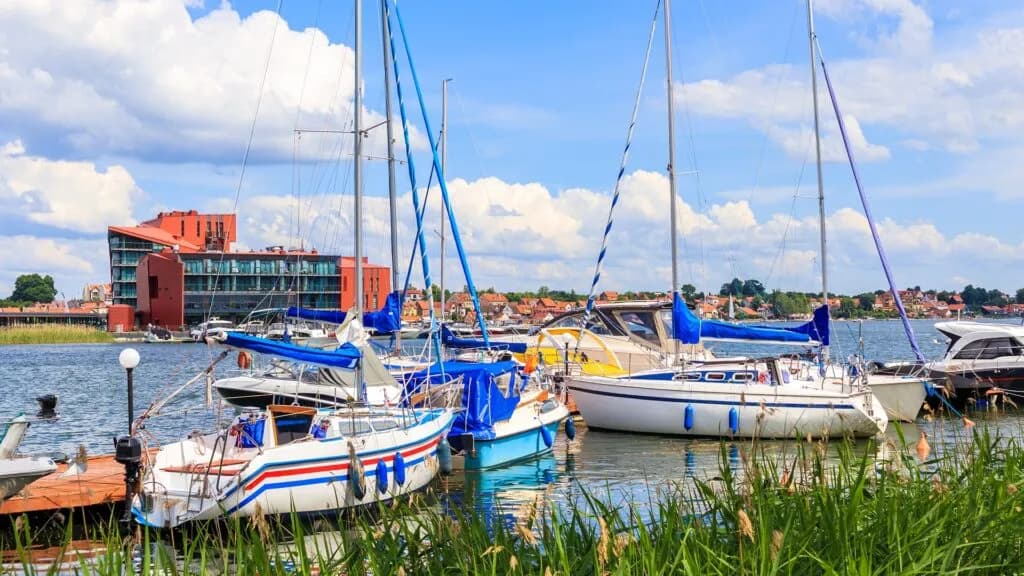 Atrakcje w Mikołajkach, które musisz zobaczyć - pełna lista miejsc